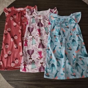 NWOT Carters girls night gown size 4T